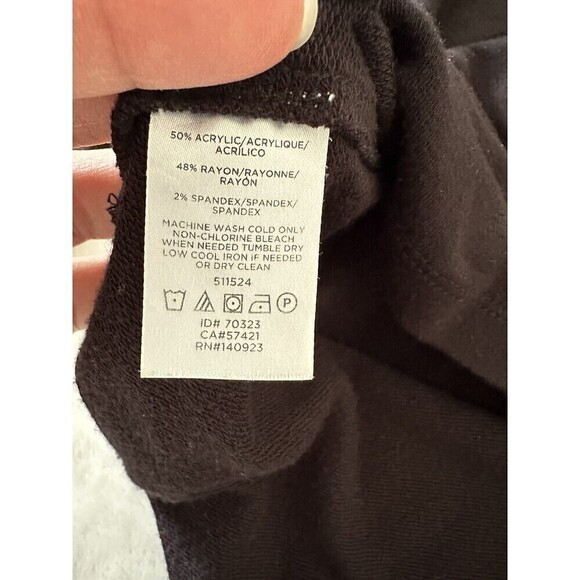 Lou & Grey Signature Soft Long Sleeve Pullover Top V-Neck Size XS (runs big). - Picture 5 of 7